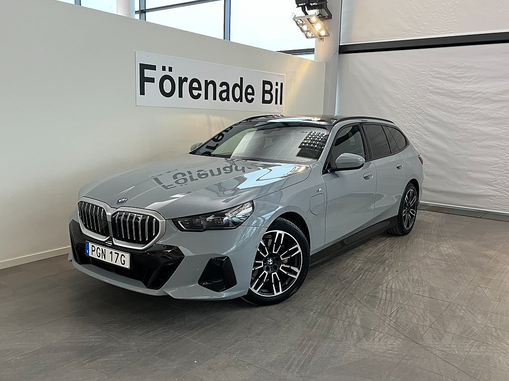 BMW 530e xDrive Touring M Sport Panorama Drag Comfort Access