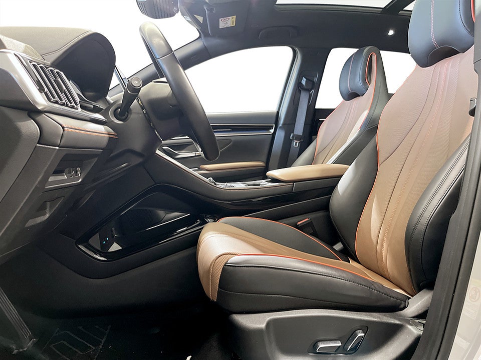 Bild på BYD SEAL U DM-i 1.5 + 18.3kWh 218hk Aut PANO 360° HUD