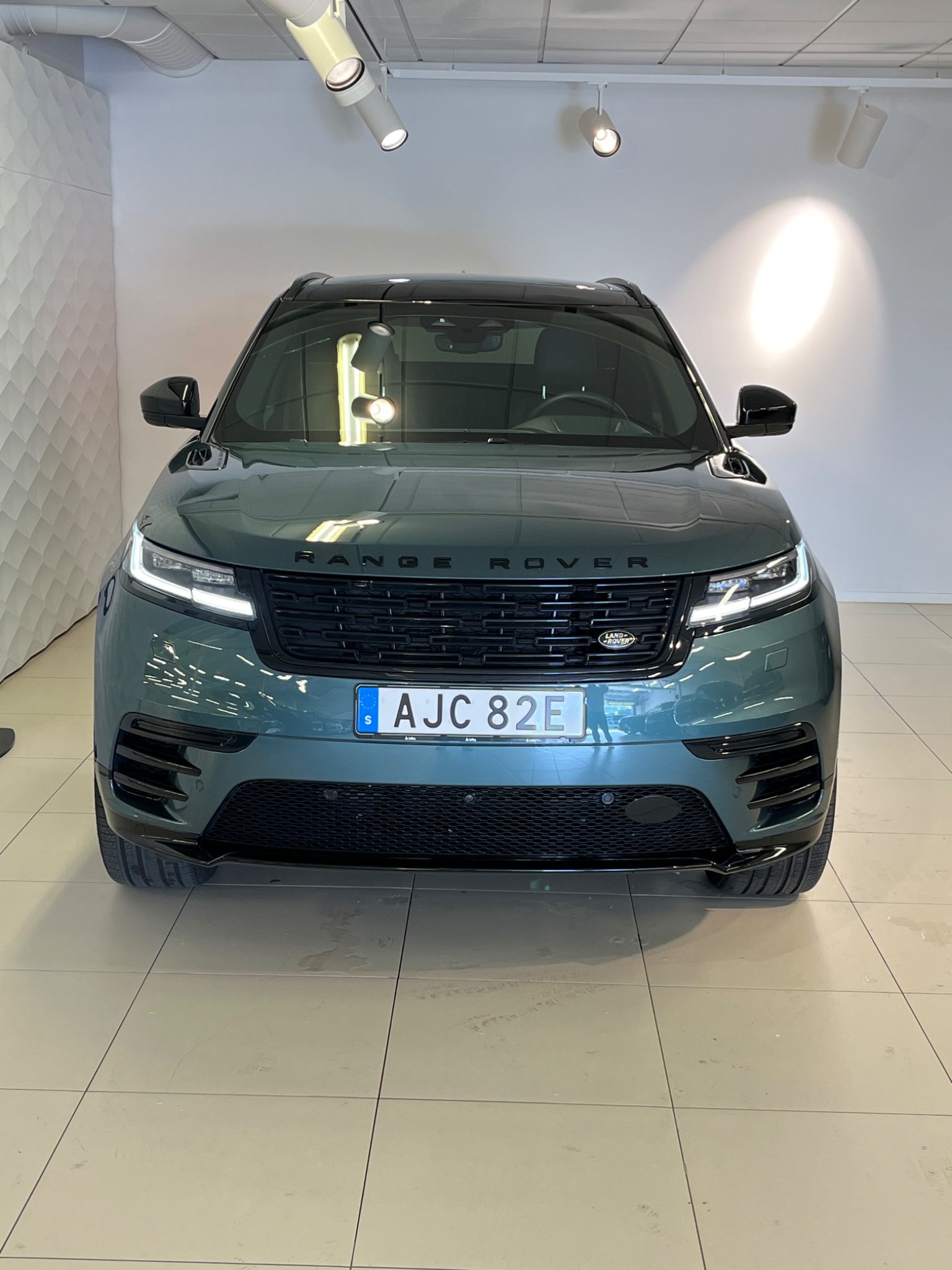 Land Rover Range Rover Velar 2026, bild 2/23
