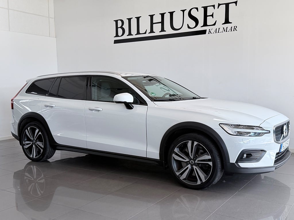Volvo V60 Cross Country D4 AWD Momentum Pro* Helläder *Backkamera *Drag