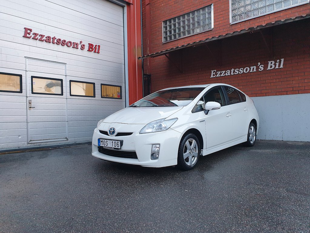 Toyota Prius Hybrid CVT Ny servad & Bes.