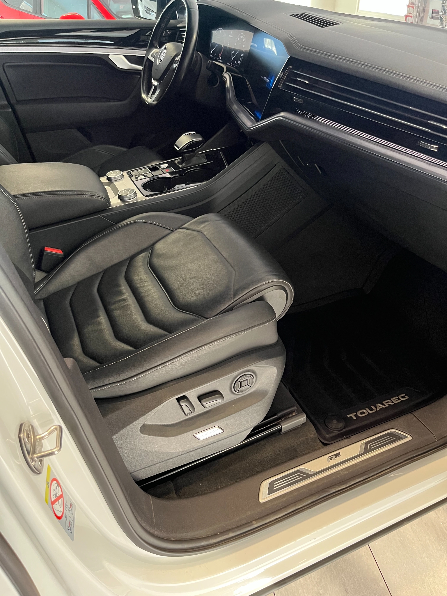 Volkswagen Touareg 2019, bild 7/39