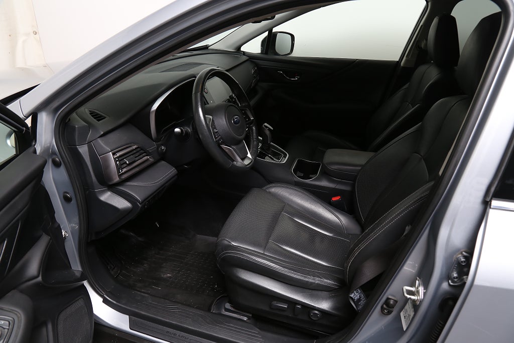 Subaru Outback 2,5i 169hk Limited Xfuel AWD Skinn Motorv Dragkrok 2021