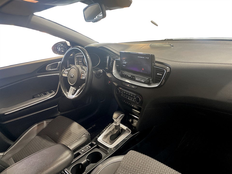 Bild på Kia Ceed SW PHEV 141hk B-KAMERA CARPLAY RATTVÄRME