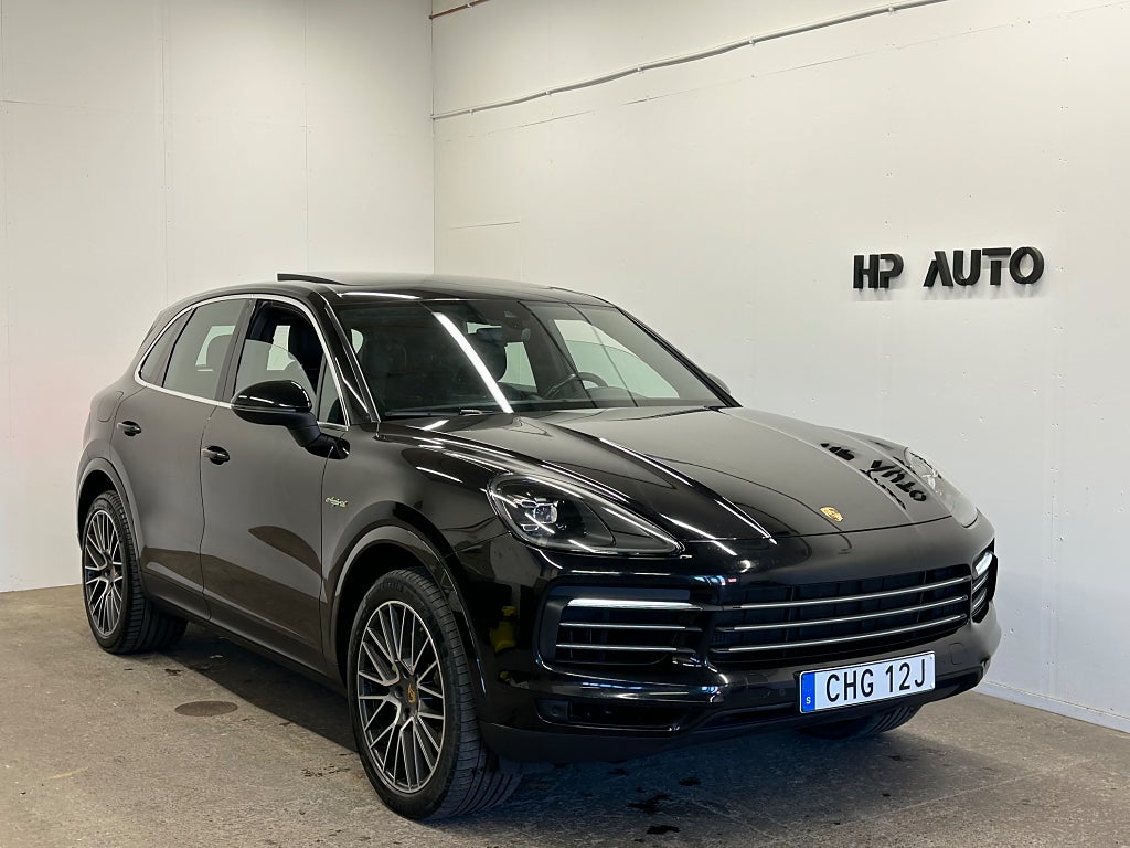 Porsche Cayenne E-Hybrid 462hk Pano Drag 21" Värmare Chrono
