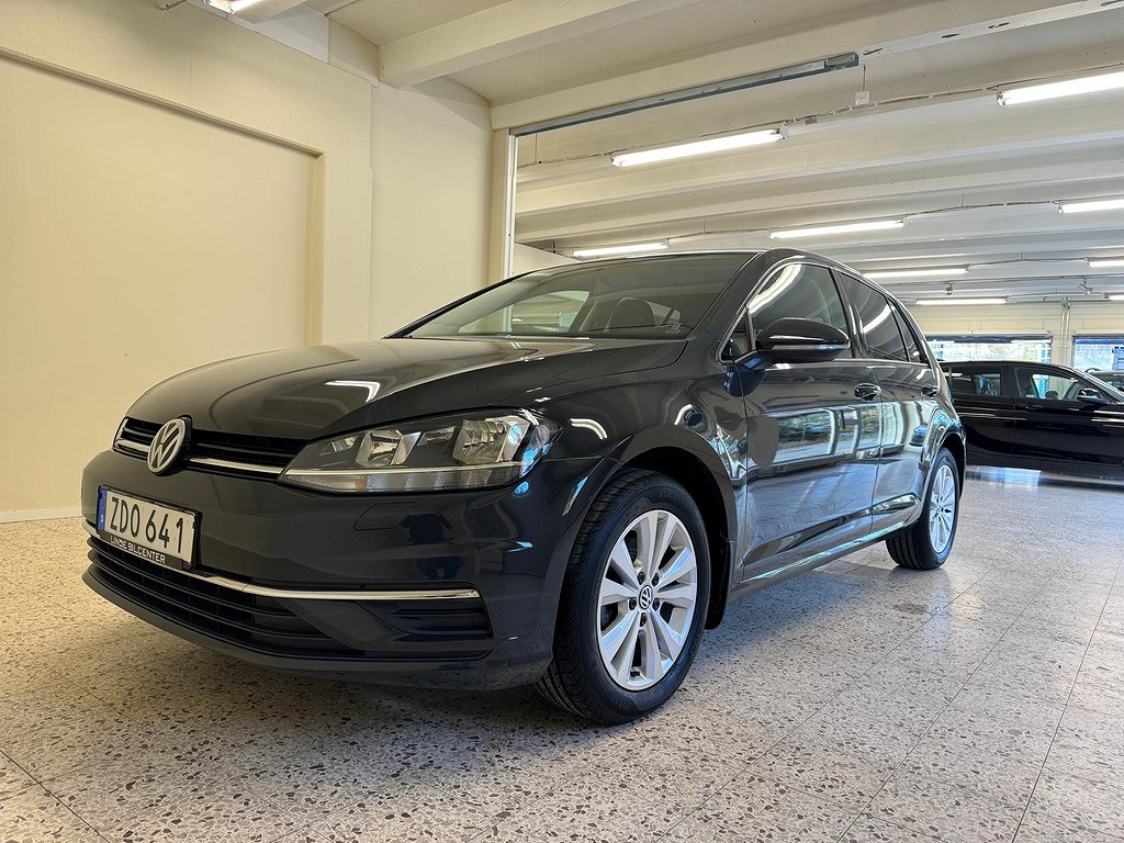 Volkswagen Golf 5-dörrar 1.0 TSI Manuell, 110hk / Ny servad