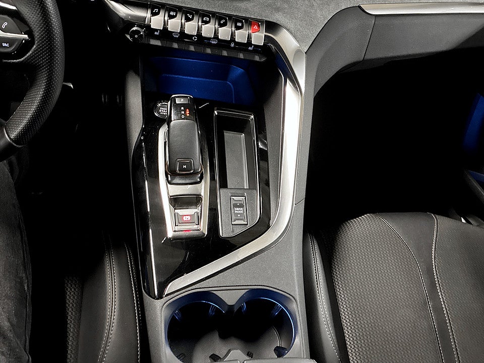 Bild på Peugeot 5008 GT 1.2 PT 130hk Aut 7-SITS B-KAMERA CARPLAY