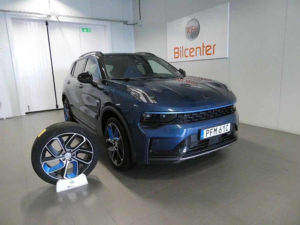 Lynk & Co 01 PHEV  Pano-Drag-360°-Värmare-Infinity-Navi-Carplay-SoV