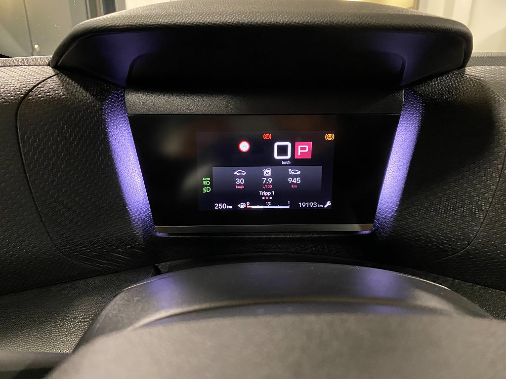 Bild på Citroën C4 X SHINE 1.2 PT 130hk Aut - CARPLAY, RATTVÄRME