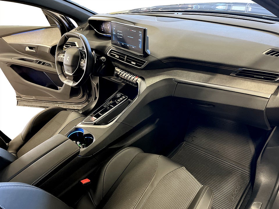 Bild på Peugeot 5008 GT 1.2 PT 130hk Aut 7-SITS B-KAMERA