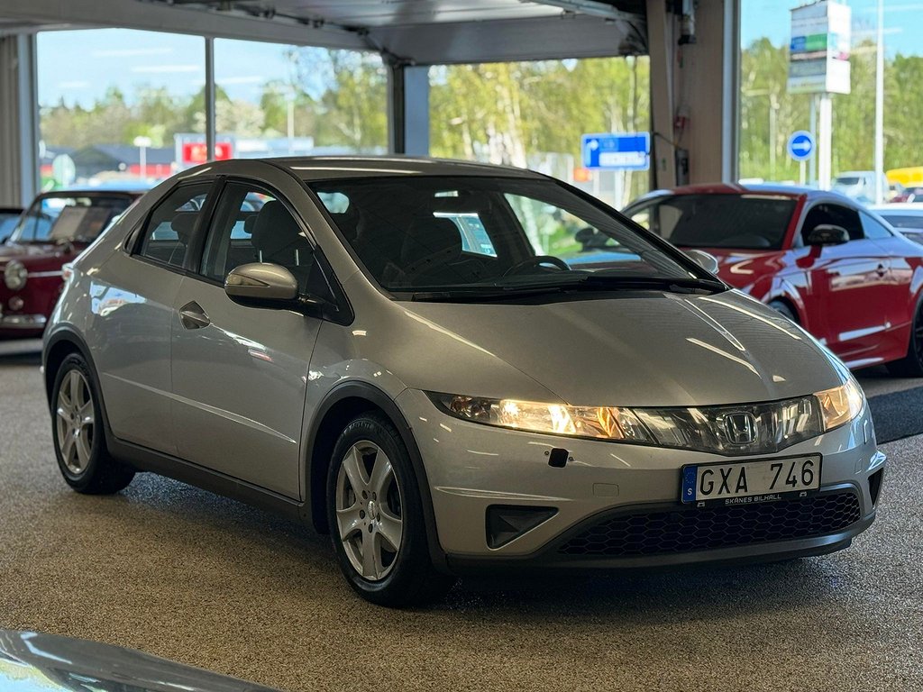 Honda Civic 5-dörrar 1.8 i-VTEC Sport 140hk NyBes Drag 0%RÄNTA