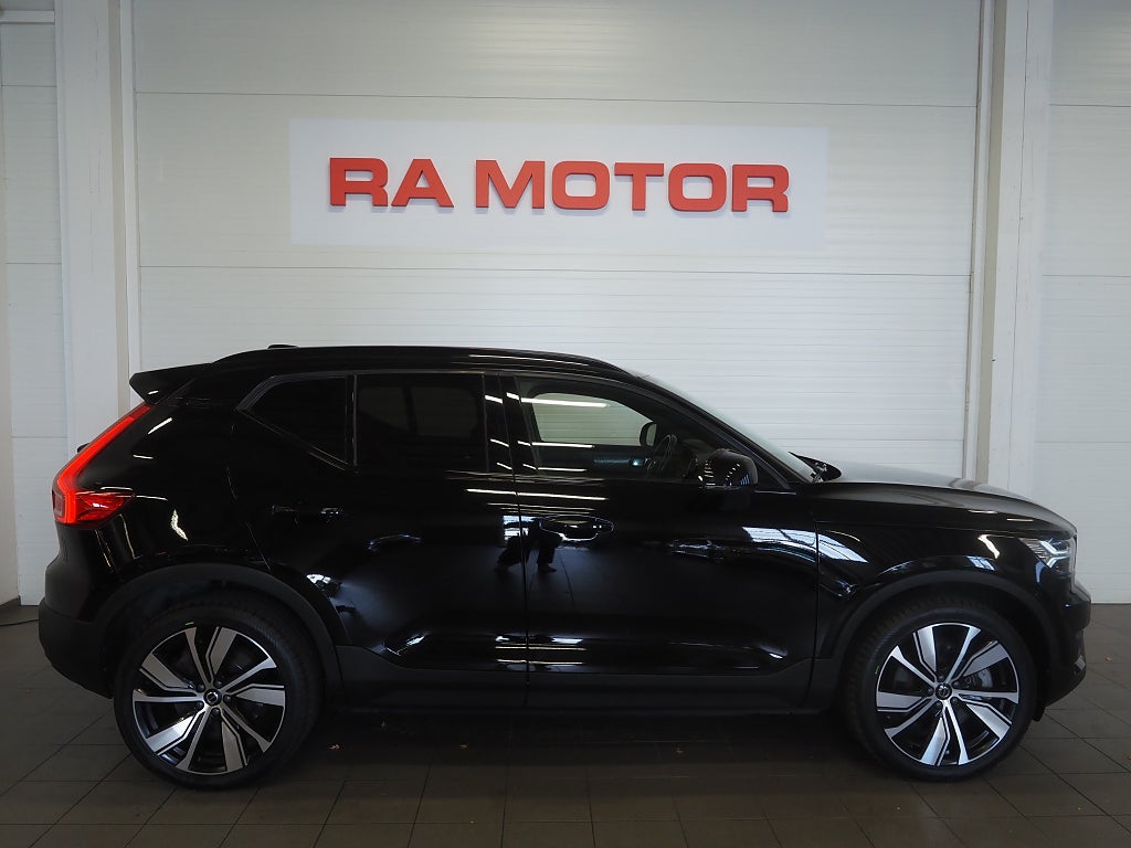 Volvo XC40 Recharge P8 AWD 408hk Core | Kamera | Skinn | 2021