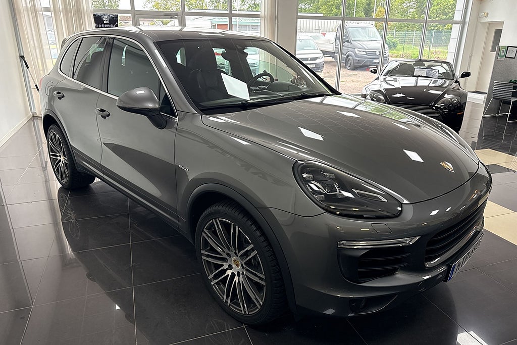 Porsche Cayenne 2016 - miniatyr 7