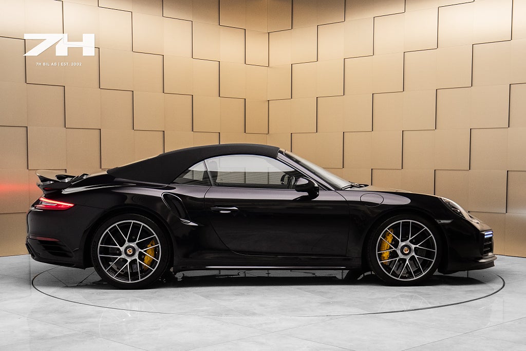 Porsche 911 Turbo S 991 Turbo S Cabriolet Aerokit / Burmester / PCCB / V