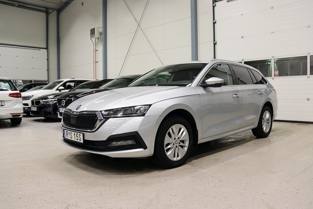 Skoda Octavia Kombi 2.0 TDI P-Sensorer Navi Paddlar 150hk