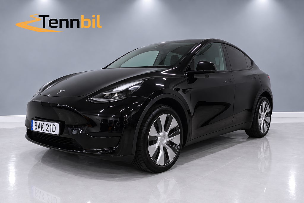 Tesla Model Y Standard Range RWD Dragkrok Panorama Autopilot