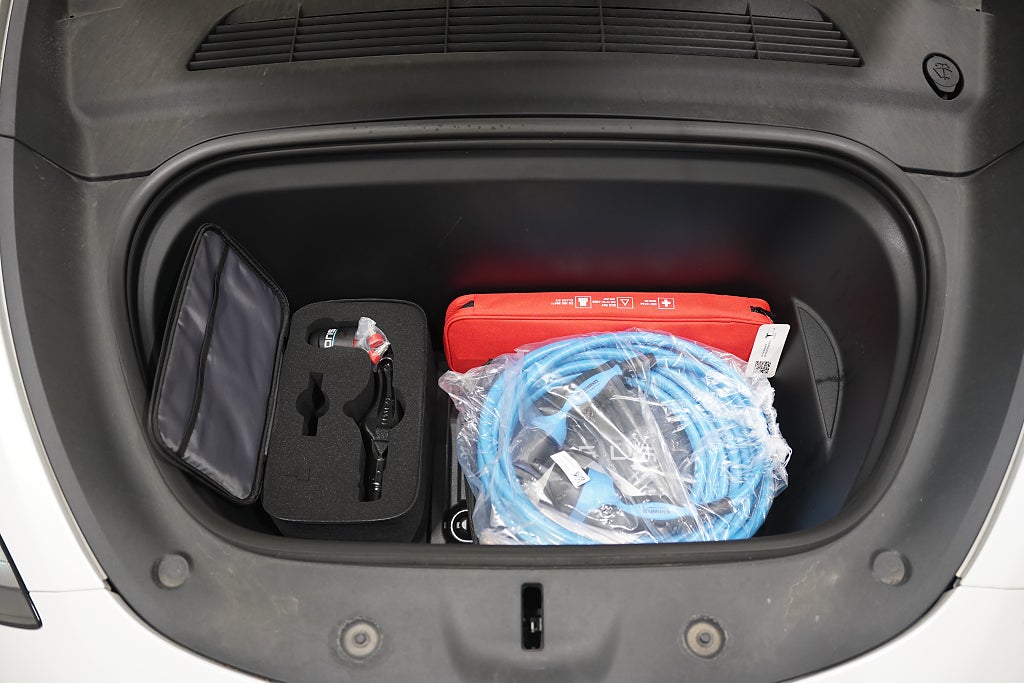 Tesla Model Y Standard Range 299hk / Dragkrok / En ägare