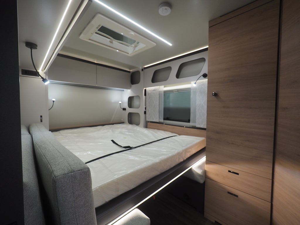 Knaus Yaseo 340 PX EL-bilsanpassad I AC I Induktionsspis