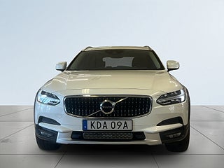 Volvo V90 Cross Country D4 AWD Aut Advanced SE III Drag Kamera H/K Dvärmare S&V – bild 2