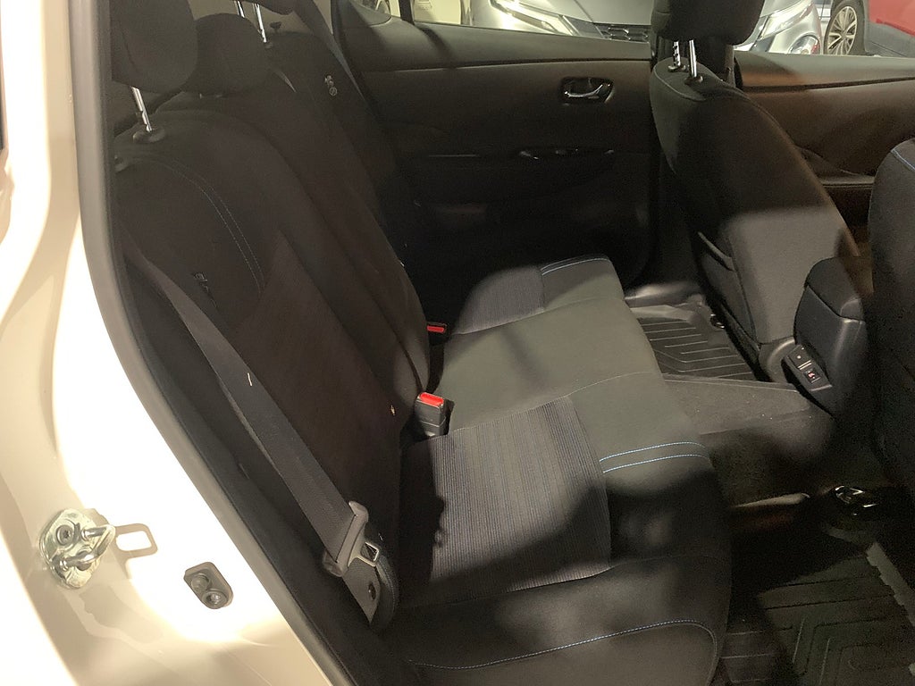 Nissan Leaf N-Connecta|40kWh|Värmepump|360 kamera