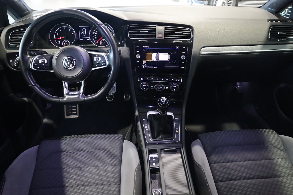Volkswagen Golf 5-dörrar 1.5 TSI 150HK R-Line M-Värme Kamera Plus-Pkt 2019