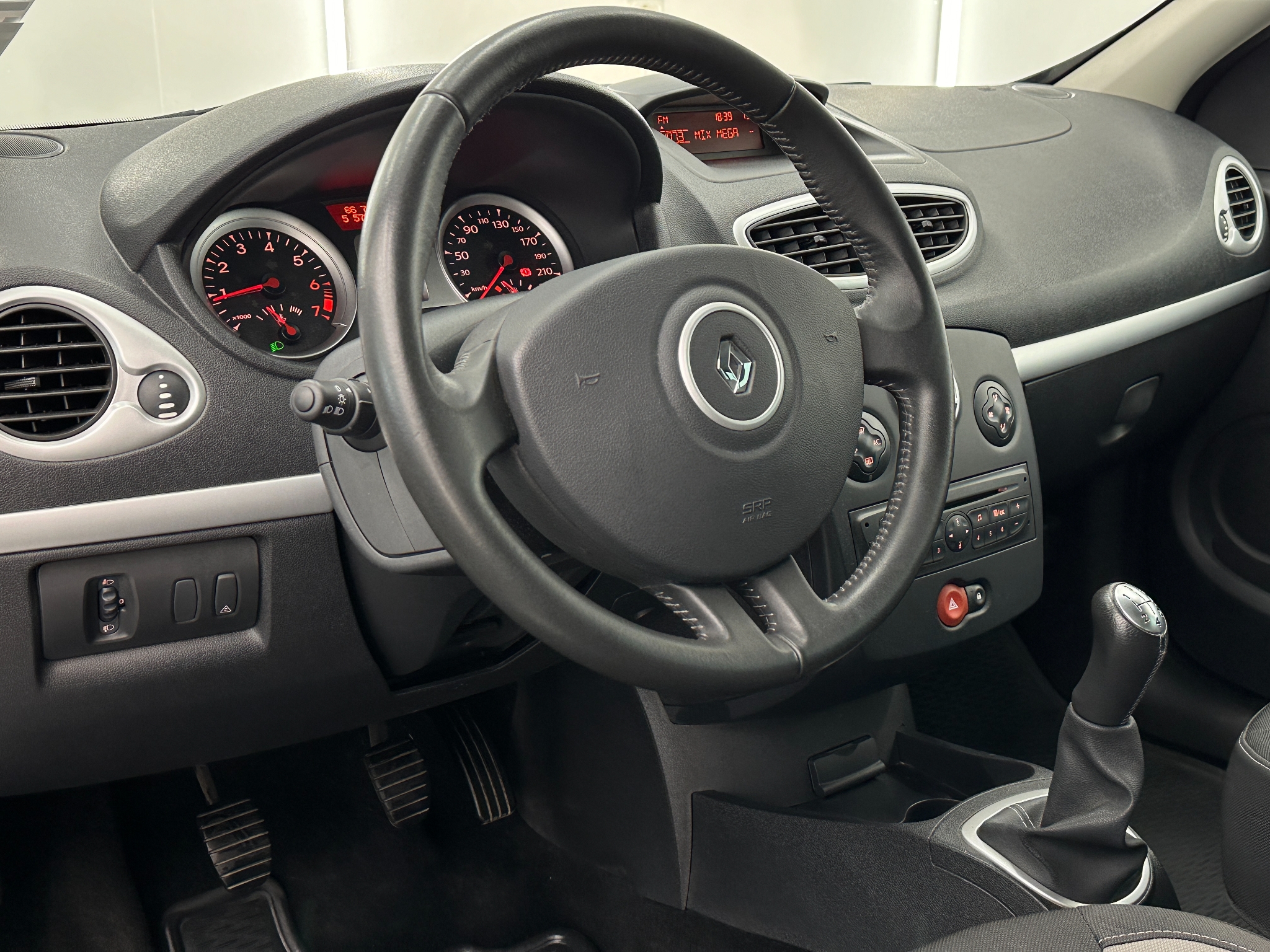 Renault Clio 2011, bild 7/47
