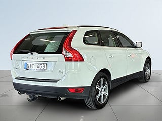Volvo XC60 D4 AWD Aut Momentum S&V/Drag/Pano/Dvärm/Skinn/Krem bytt – bild 6
