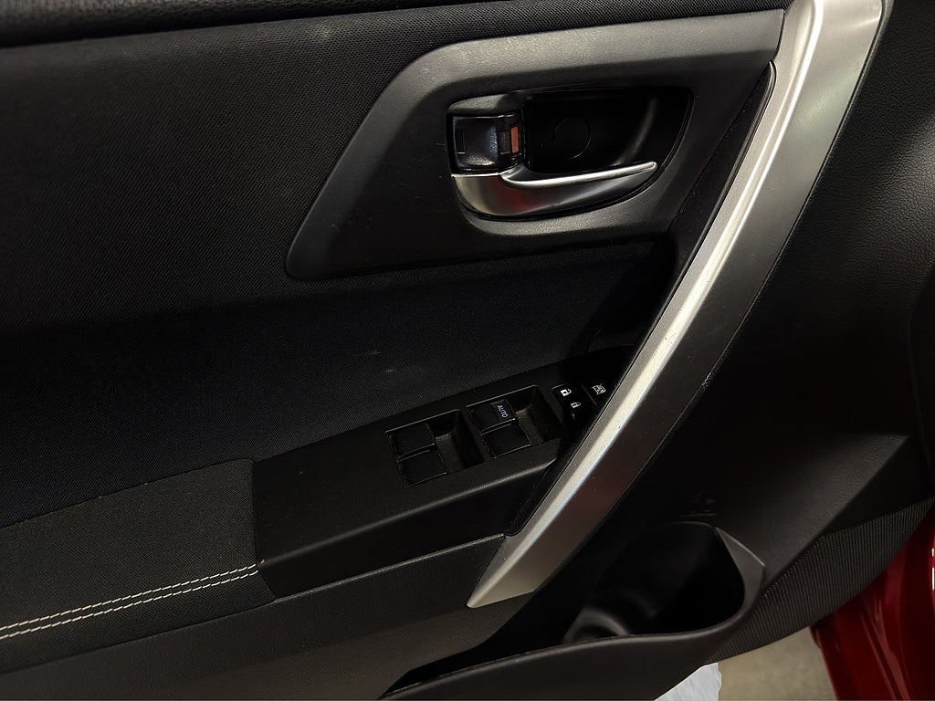 Toyota Auris Hybrid e-CVT, Navi, Kamera, 3 brukare