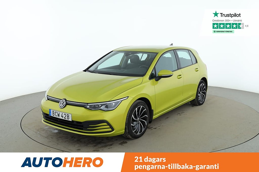 Volkswagen Golf VIII 1.5 TSI ACT / Värmare, CarPlay, PDC