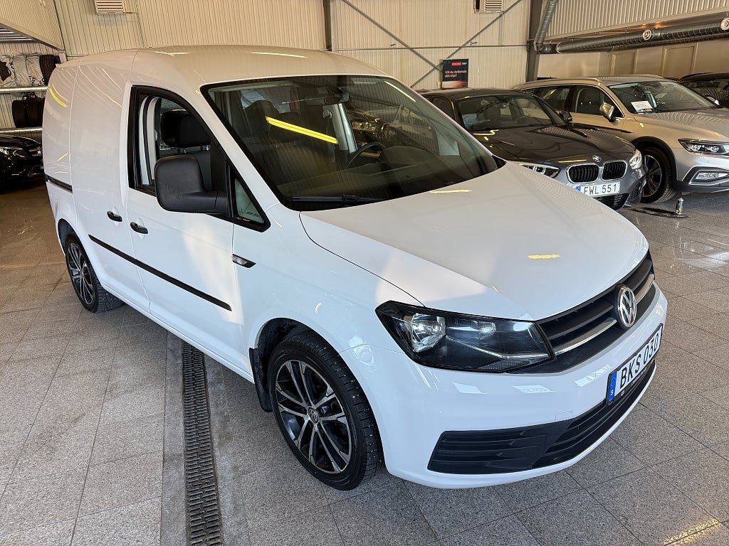 Volkswagen Caddy 2.0 TDI 1 ägare Värmare 17 tum Drag Momsbil