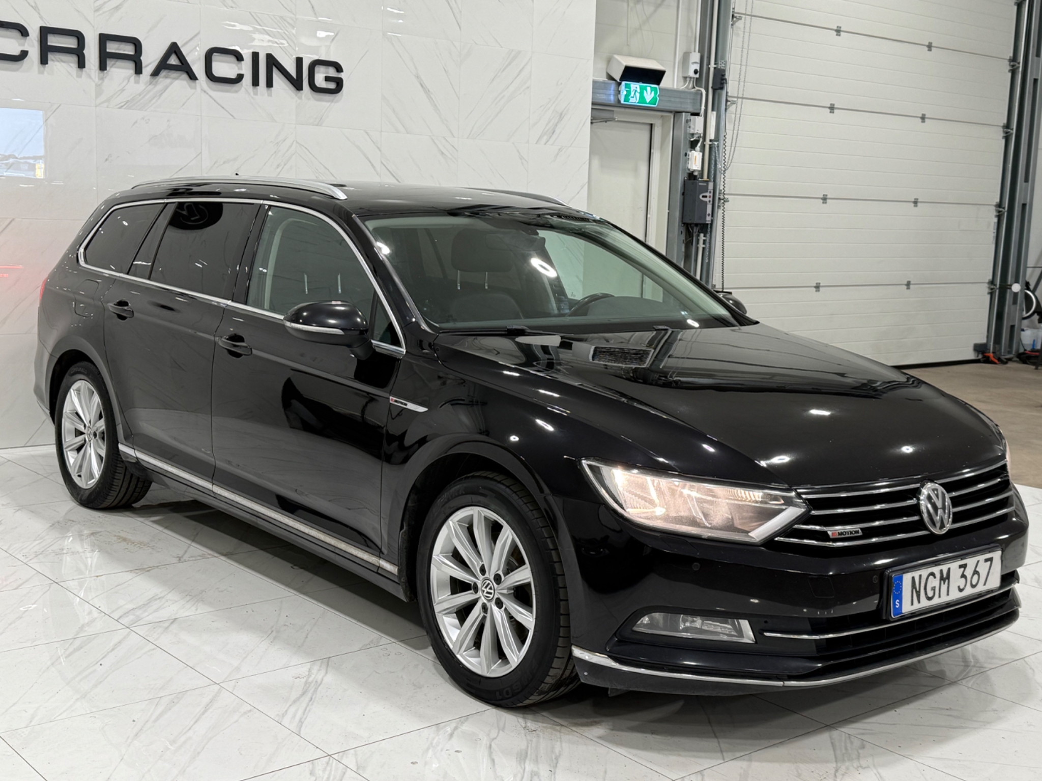 Volkswagen Passat 2016, photo 3/10