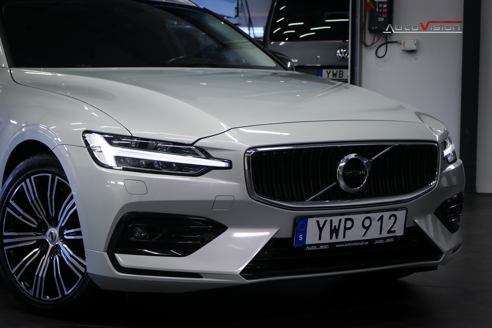 Volvo V60 D4 Geartronic 190hk PANO 2019, bild 4/10