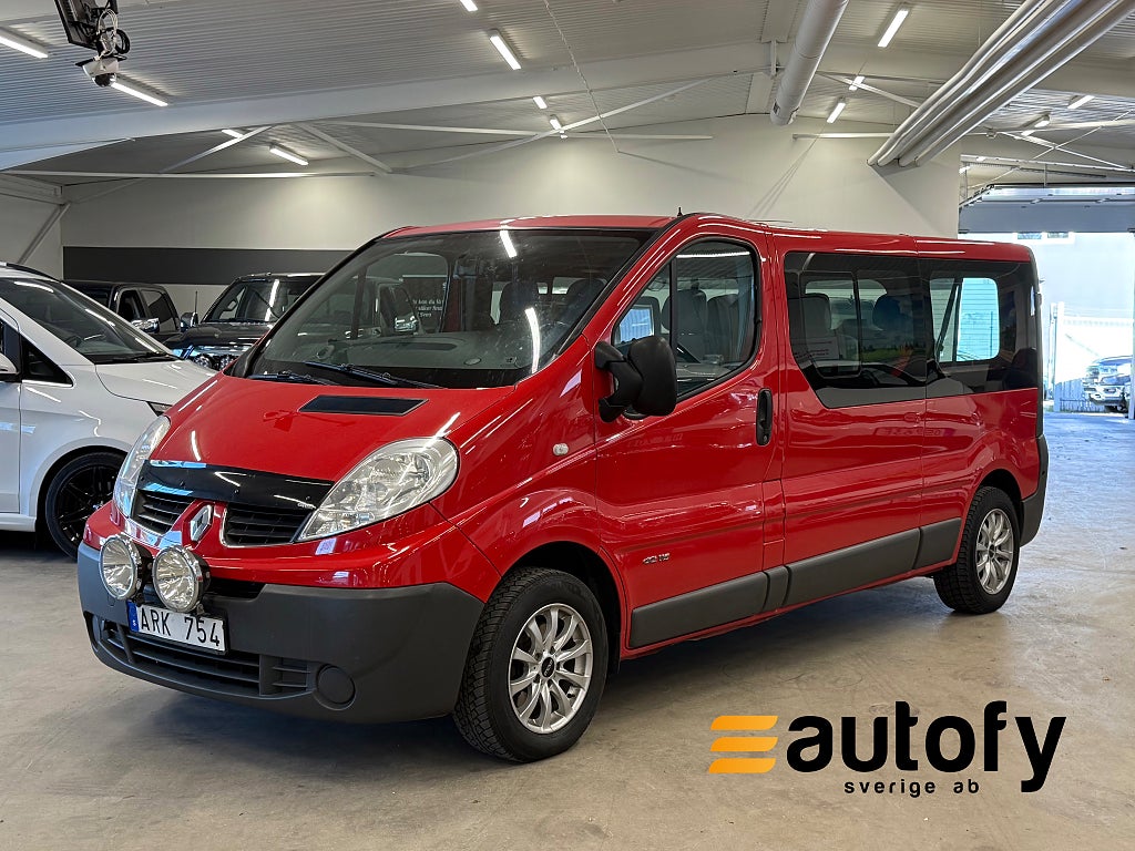 Renault Trafic Kombi 2.9t 2.0 dCi 9-SITS DRAG NYSERVAD
