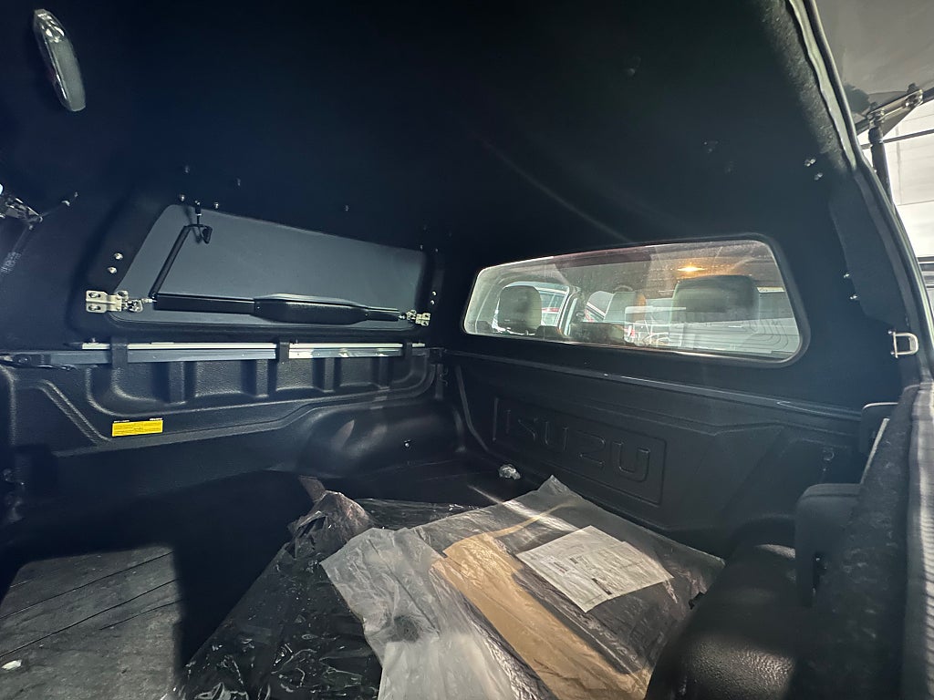 Isuzu D-Max Crew Cab XRX 1.9 CNG 4WD Kåpa Värmare - bild 15