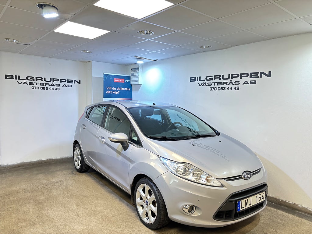 Ford Fiesta 5-dörr Titanium / M-Värm / Kamrem Bytt / Ny Bes 