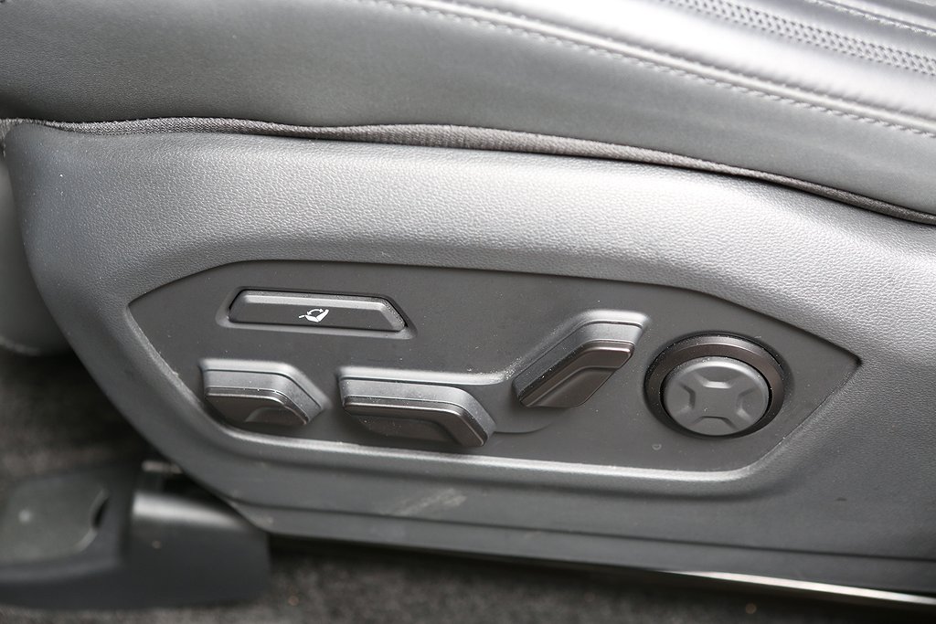 Hyundai Santa Fe PHEV 4WD Calligraphy Line 7 Sits Låga mil 2025