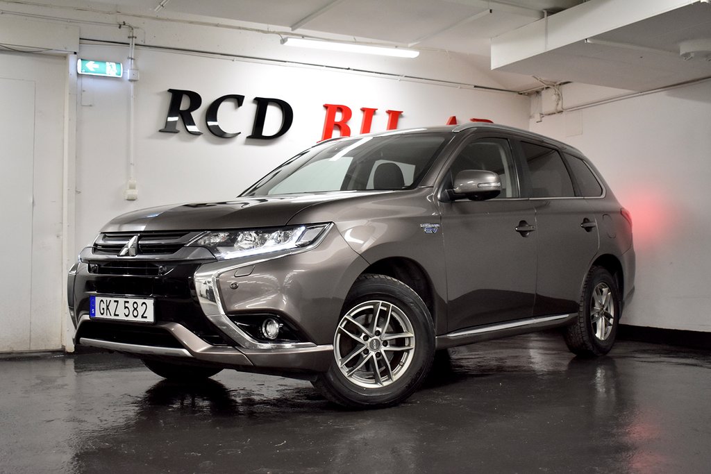 Mitsubishi Outlander PHEV CVT 4,95% RÄNTEKAMPANJ BUSINESS TAKLUCKA SKINN DRAG