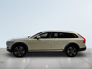 Volvo V90 Cross Country D4 AWD Inscription Pro Dragkrok Dvärme Bkamera S&V-däck – bild 4