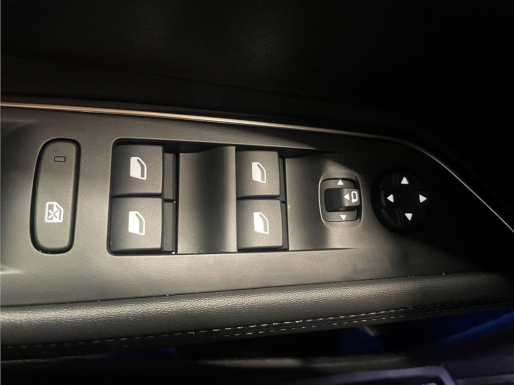 Bild på Peugeot 3008 GT 1.2 PT 130hk Aut - B-KAMERA, CARPLAY, NAVI