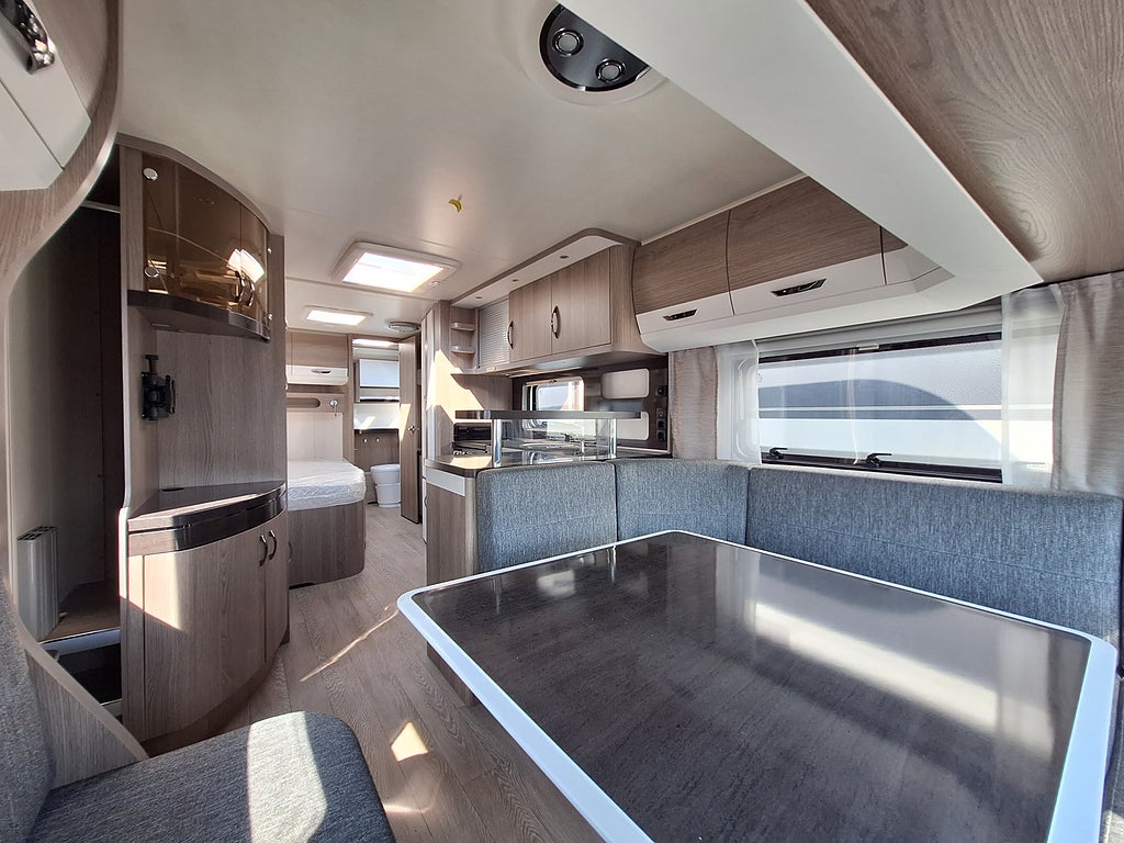 Hobby Prestige 660 WFC Dubbelbädd, Dusch, Kampanjprodukt!