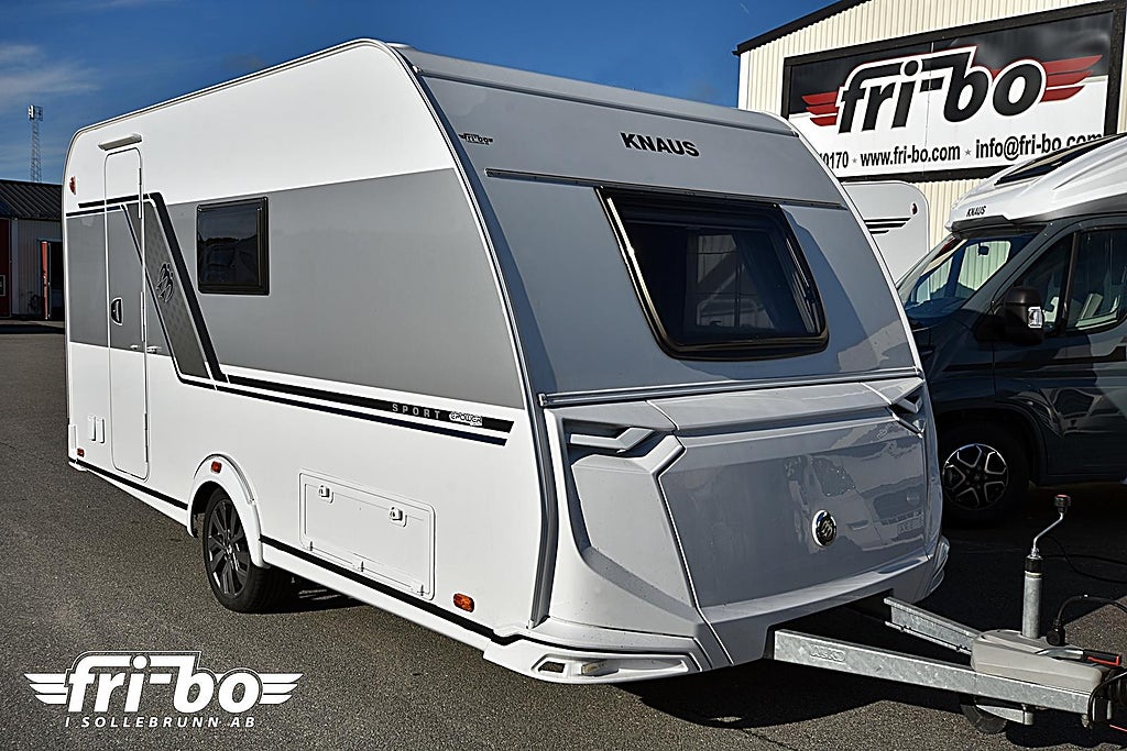 Knaus 420 QD E-Power, Dubbelbädd