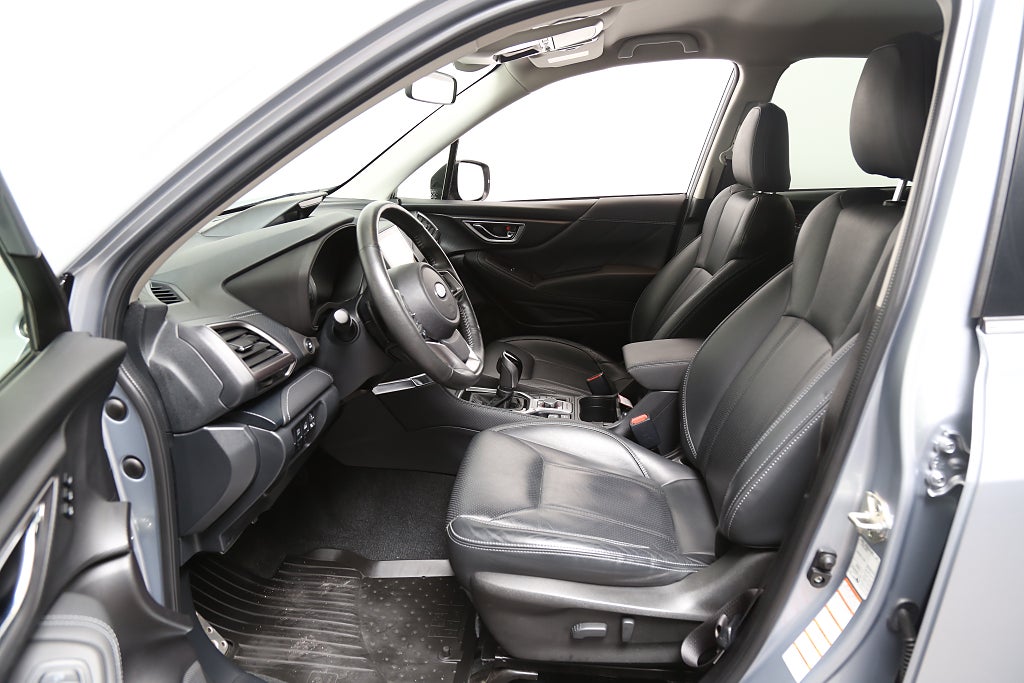 Subaru Forester 2,0i e-Boxer Ridge AWD Aut Skinn 1ägare Motorvärmare 2020