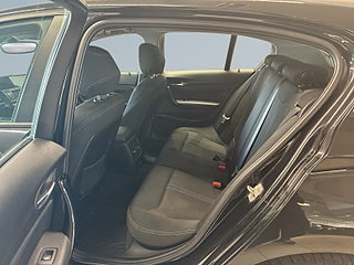 BMW 118d xDrive 5-dörrars Sport line Dragkrok Mvärmare Psens S&V – bild 13