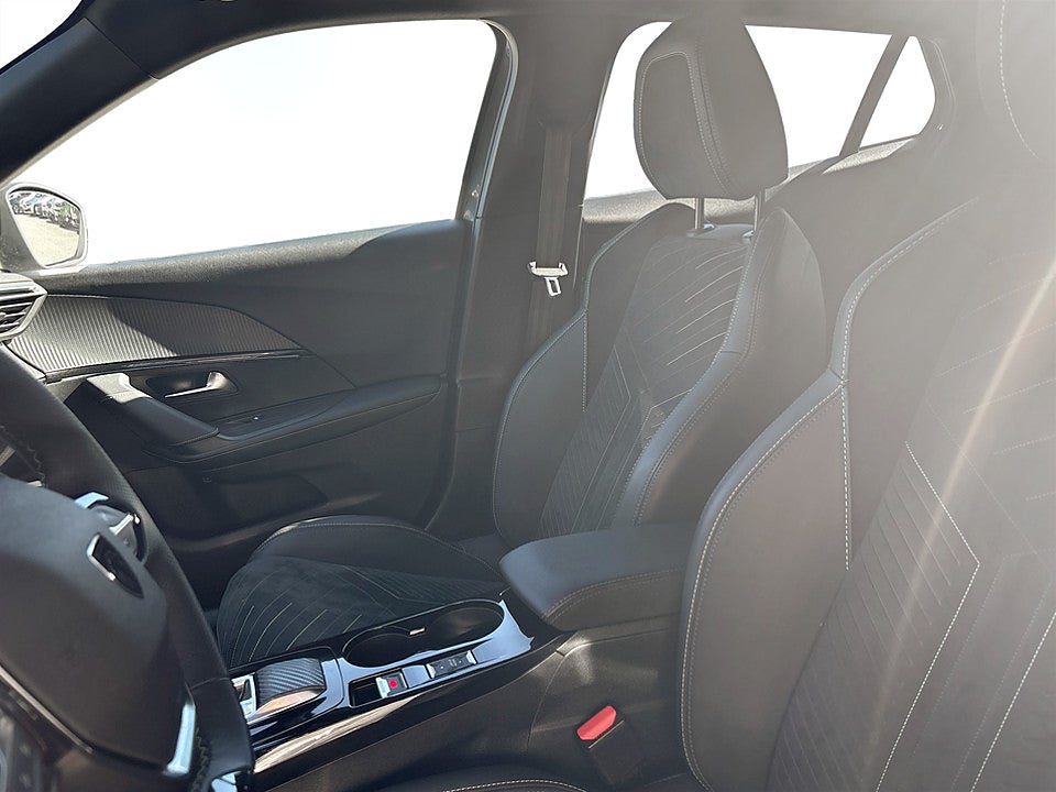 Bild på Peugeot 2008 GT Hybrid 145hk Aut B-KAMERA CARPLAY