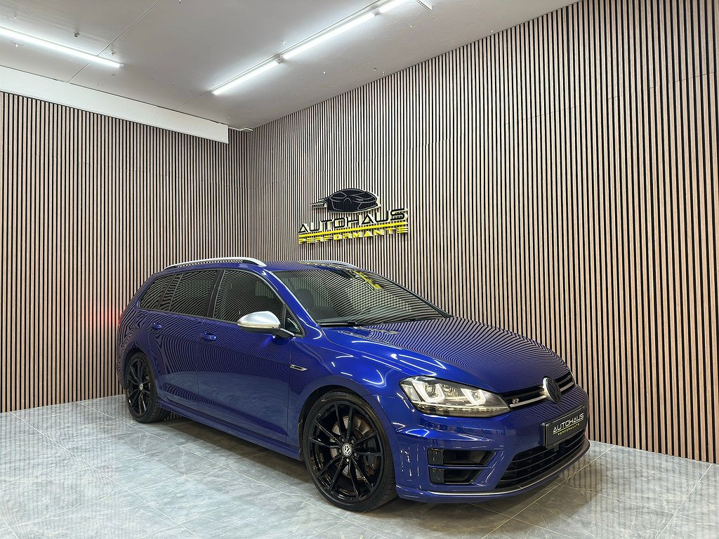 Volkswagen Golf R Sportscombi Perfomance Blue Navigator 