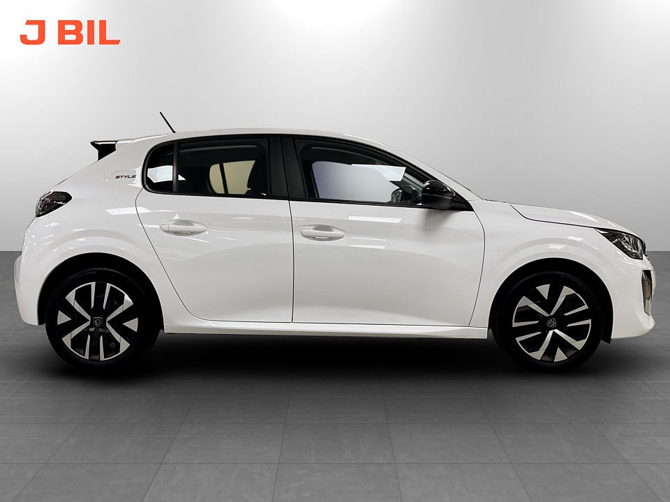 Bild på Peugeot 208 Style Hybrid 100hk Aut CARPLAY BACKSENSORER