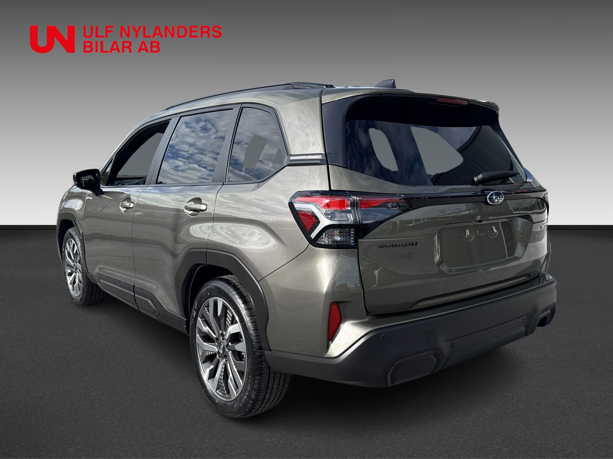 Subaru Forester 2.0i e-boxer Limited 2026, photo 2/49