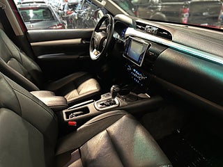 Toyota Hilux Dubbelhytt AWD Drag Dvärm Kamera Skinn MOMS SoV