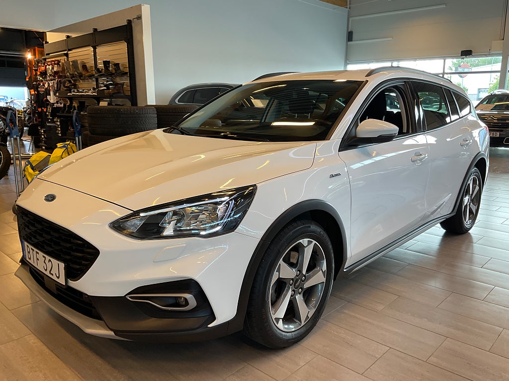 Ford Focus Kombi 1.0 EcoBoost Active Kamera Värmare S&V-hjul