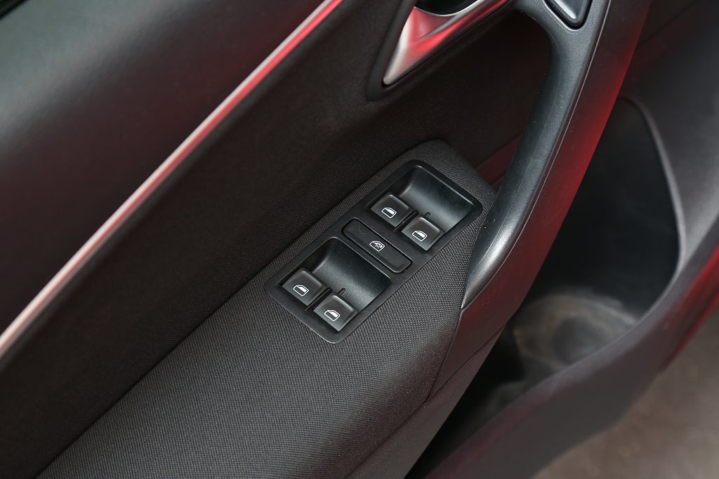 Volkswagen Polo 1,2 TSI 90hk R-Line 5D Motorvärmare